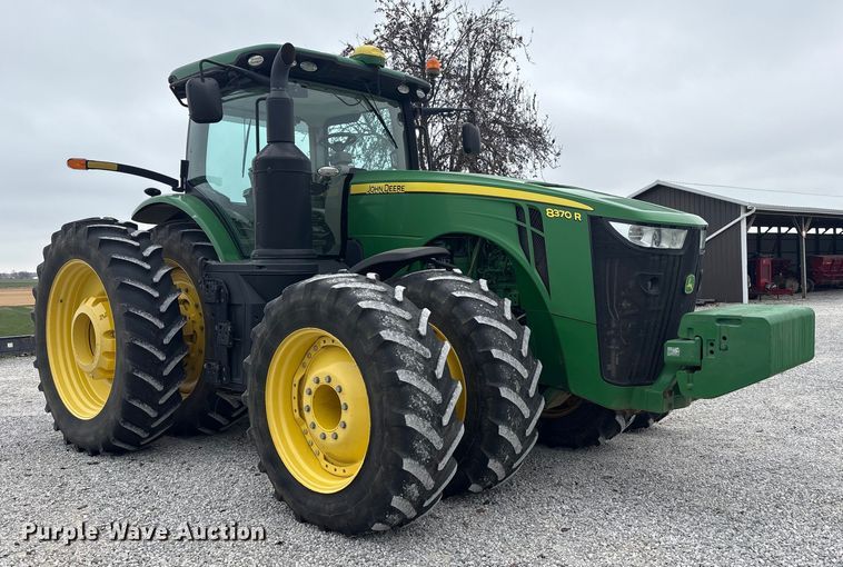 image for item DT4589 2017 John Deere 8370R MFWD tractor