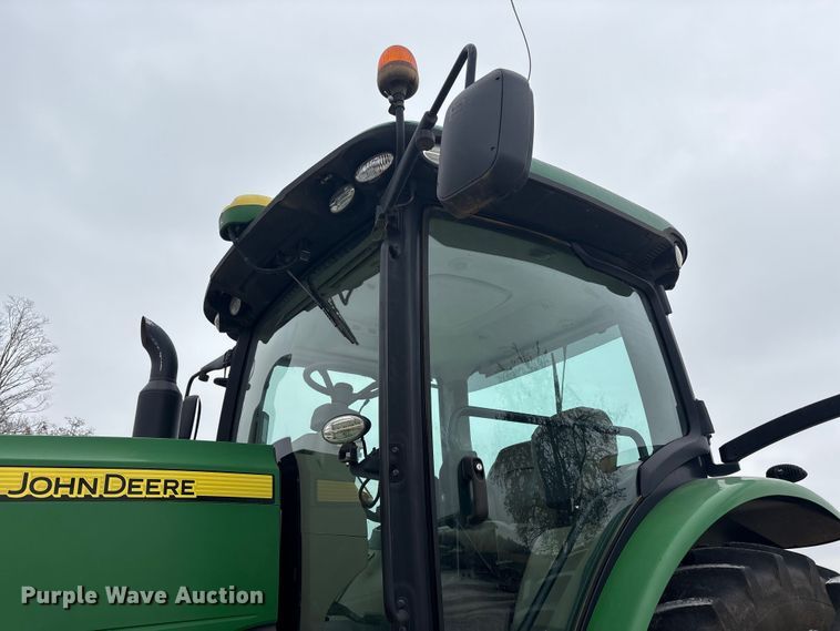 image for item DT4589 2017 John Deere 8370R MFWD tractor