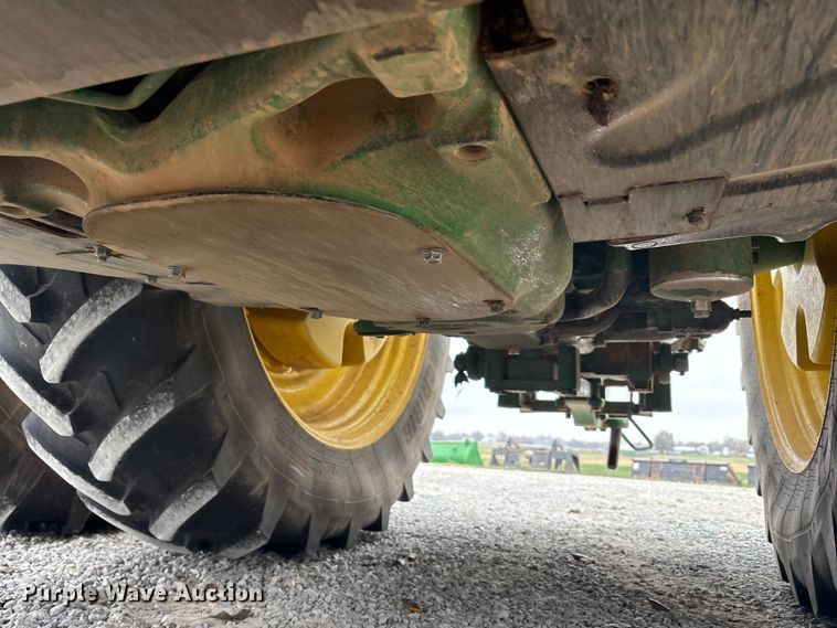 image for item DT4589 2017 John Deere 8370R MFWD tractor