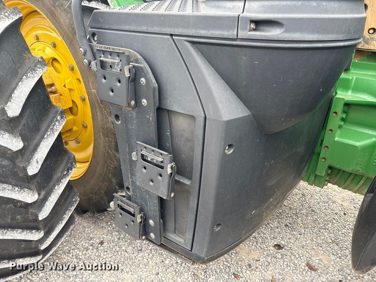 image for item DT4589 2017 John Deere 8370R MFWD tractor