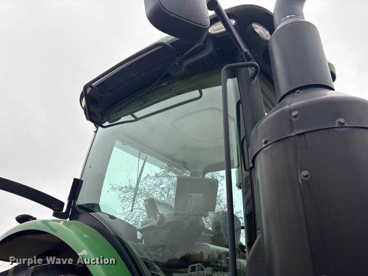 image for item DT4589 2017 John Deere 8370R MFWD tractor