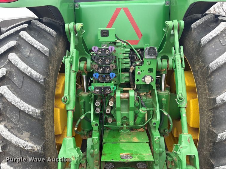 image for item DT4589 2017 John Deere 8370R MFWD tractor