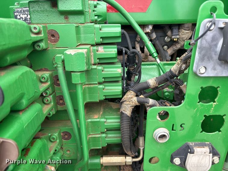 image for item DT4589 2017 John Deere 8370R MFWD tractor