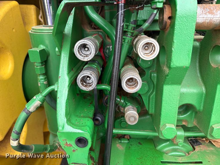 image for item DT4589 2017 John Deere 8370R MFWD tractor