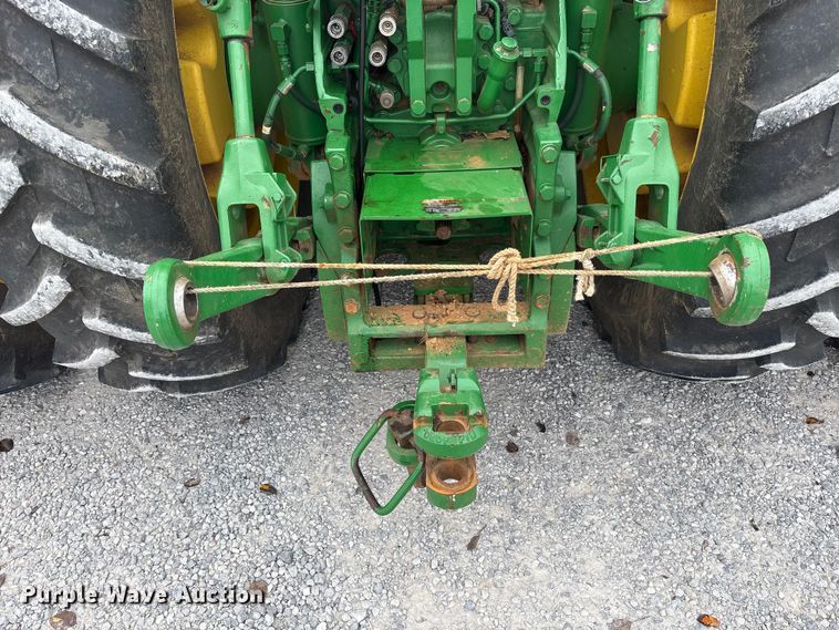 image for item DT4589 2017 John Deere 8370R MFWD tractor