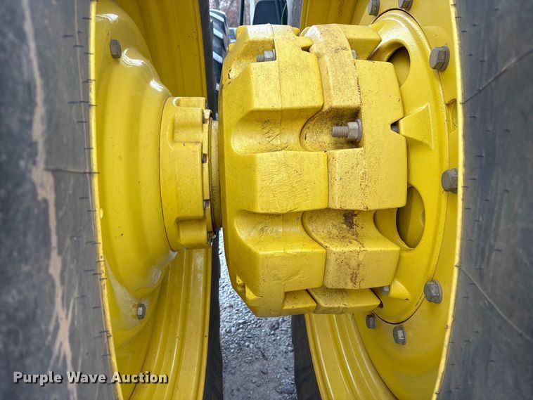 image for item DT4589 2017 John Deere 8370R MFWD tractor