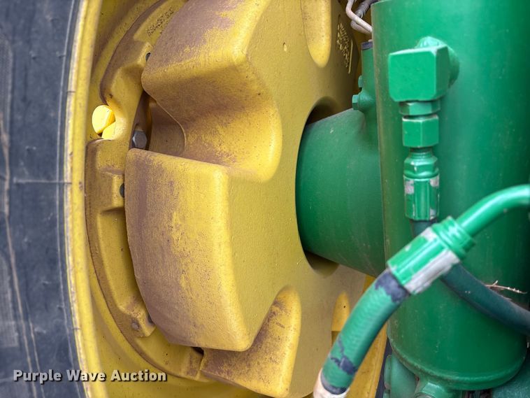 image for item DT4589 2017 John Deere 8370R MFWD tractor