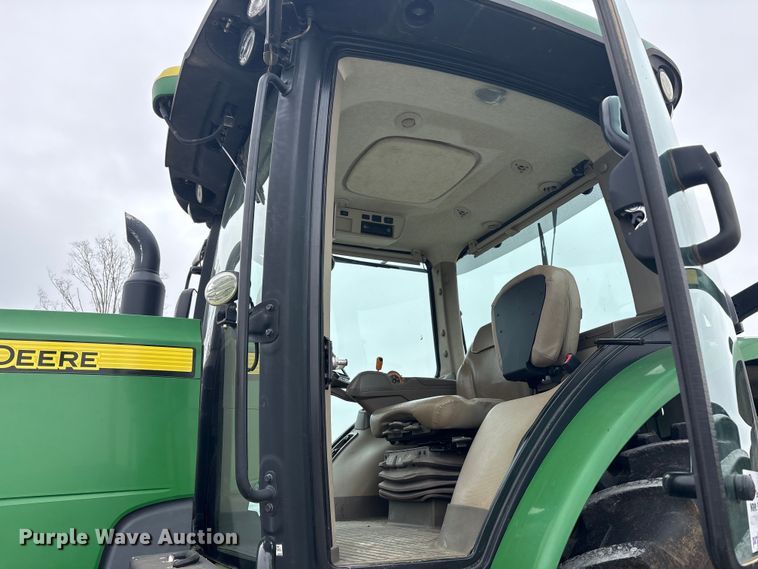 image for item DT4589 2017 John Deere 8370R MFWD tractor