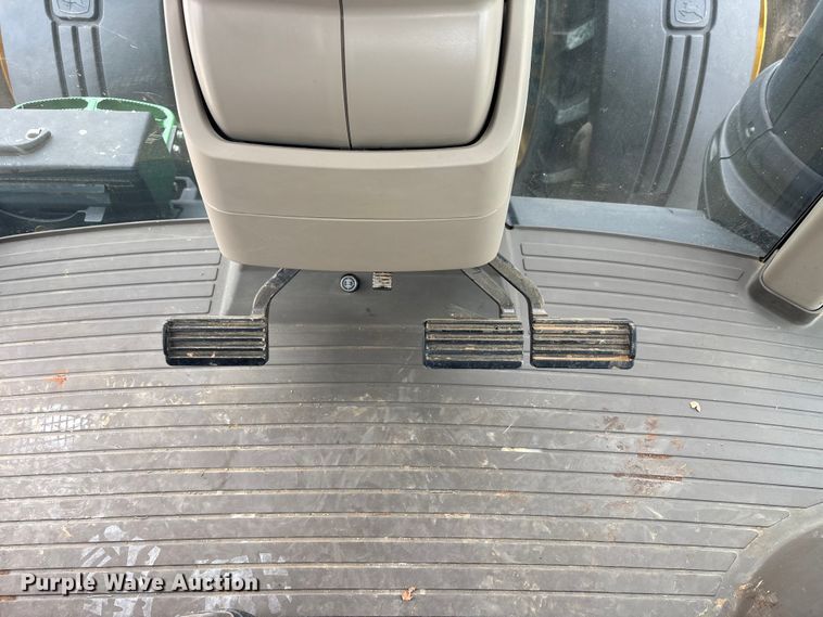 image for item DT4589 2017 John Deere 8370R MFWD tractor