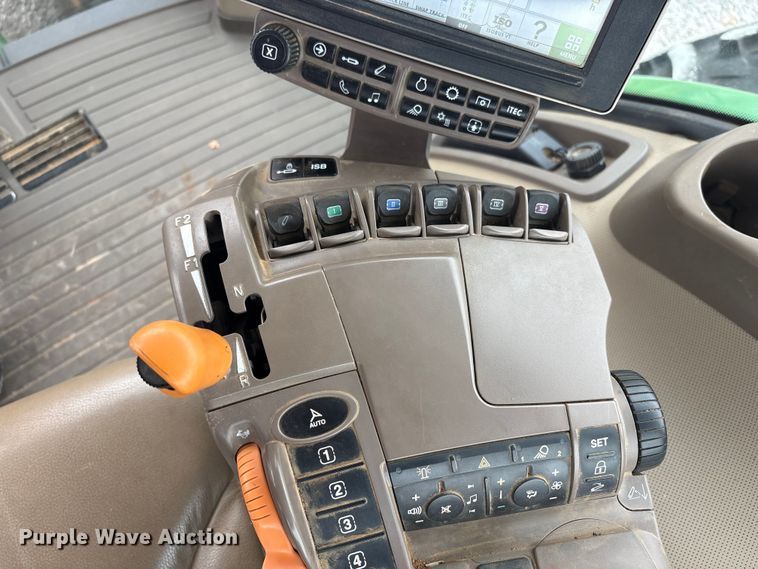 image for item DT4589 2017 John Deere 8370R MFWD tractor