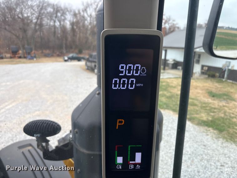 image for item DT4589 2017 John Deere 8370R MFWD tractor