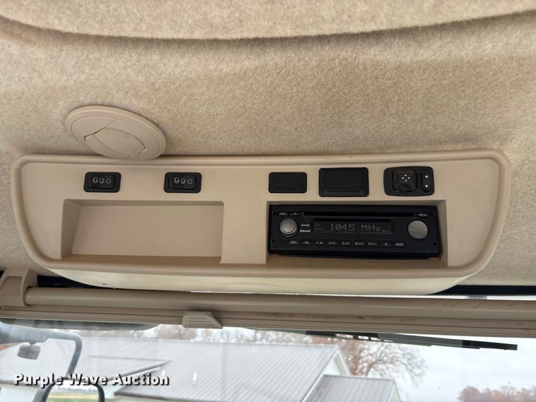 image for item DT4589 2017 John Deere 8370R MFWD tractor