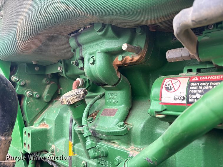 image for item DT4589 2017 John Deere 8370R MFWD tractor