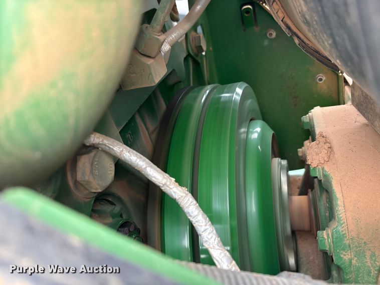 image for item DT4589 2017 John Deere 8370R MFWD tractor