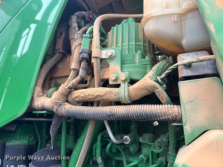 image for item DT4589 2017 John Deere 8370R MFWD tractor