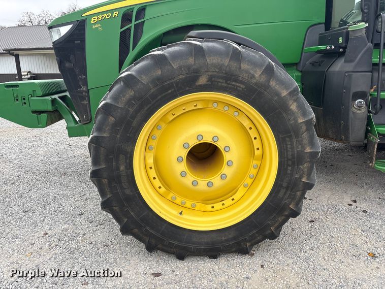 image for item DT4589 2017 John Deere 8370R MFWD tractor