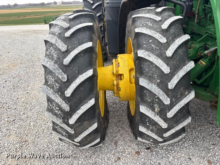 image for item DT4589 2017 John Deere 8370R MFWD tractor
