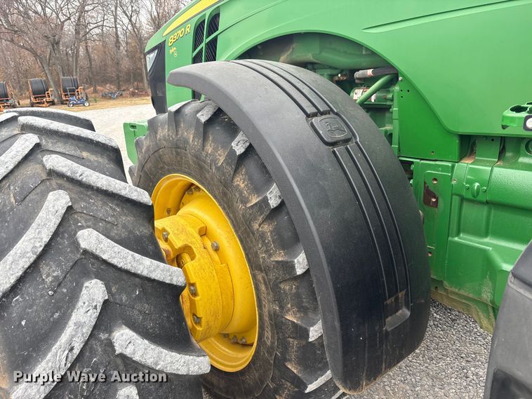 image for item DT4589 2017 John Deere 8370R MFWD tractor