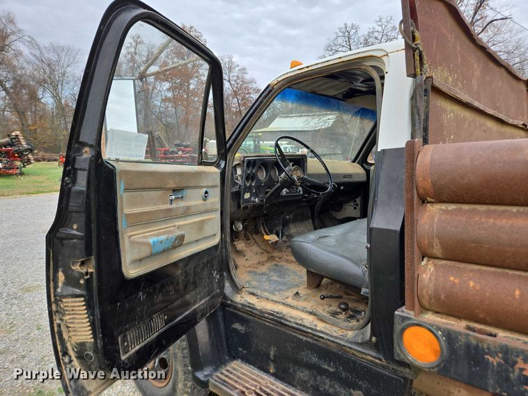 image for item DT4590 1973 Chevrolet C60 dump flatbed truck