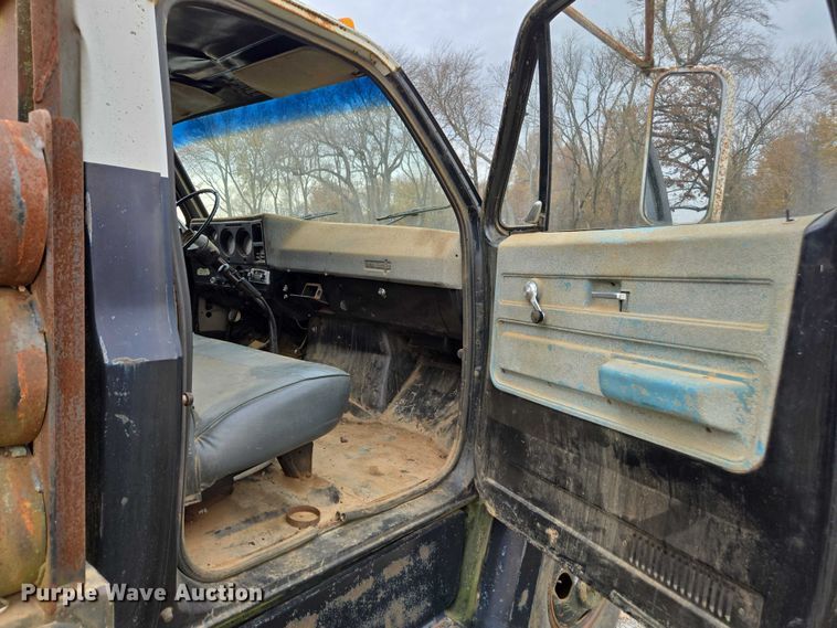 image for item DT4590 1973 Chevrolet C60 dump flatbed truck