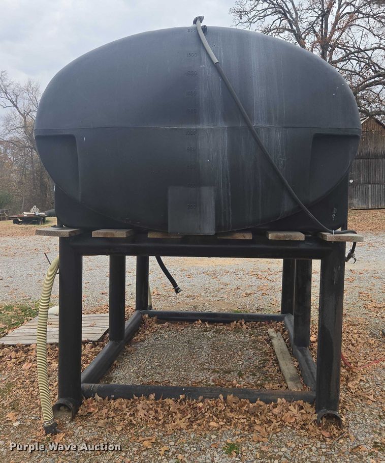 image for item DT4593 2000 Gallon tank Poly tank