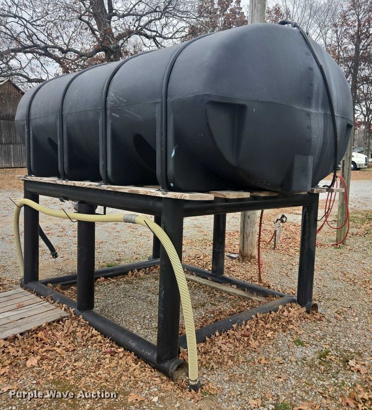 image for item DT4593 2000 Gallon tank Poly tank