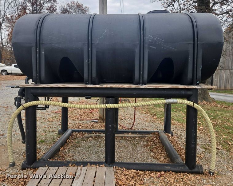 image for item DT4593 2000 Gallon tank Poly tank