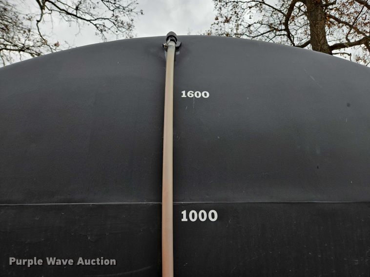 image for item DT4593 2000 Gallon tank Poly tank