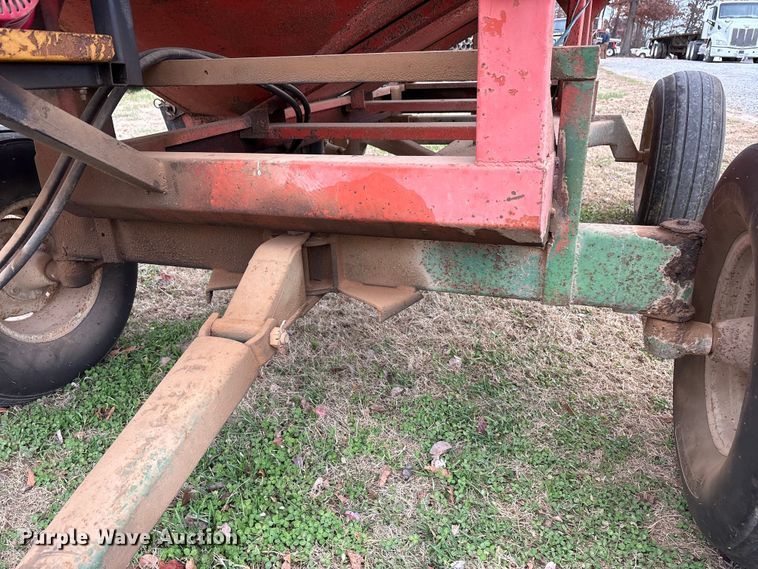 image for item DT4594 Ficklin 231 gravity wagon