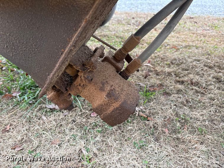 image for item DT4594 Ficklin 231 gravity wagon