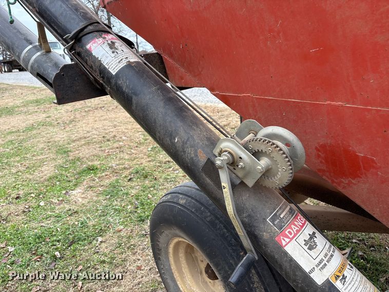 image for item DT4594 Ficklin 231 gravity wagon