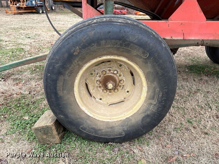 image for item DT4594 Ficklin 231 gravity wagon