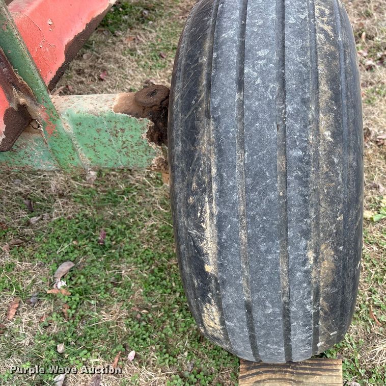 image for item DT4594 Ficklin 231 gravity wagon