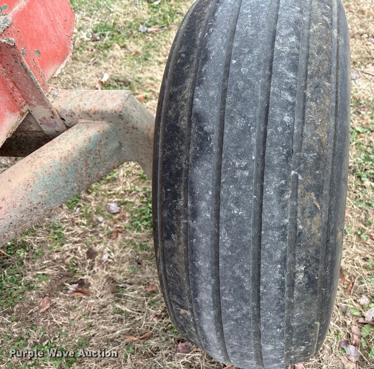 image for item DT4594 Ficklin 231 gravity wagon