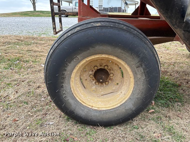 image for item DT4594 Ficklin 231 gravity wagon