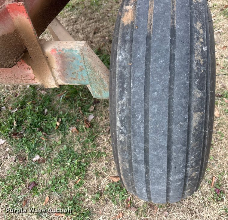 image for item DT4594 Ficklin 231 gravity wagon