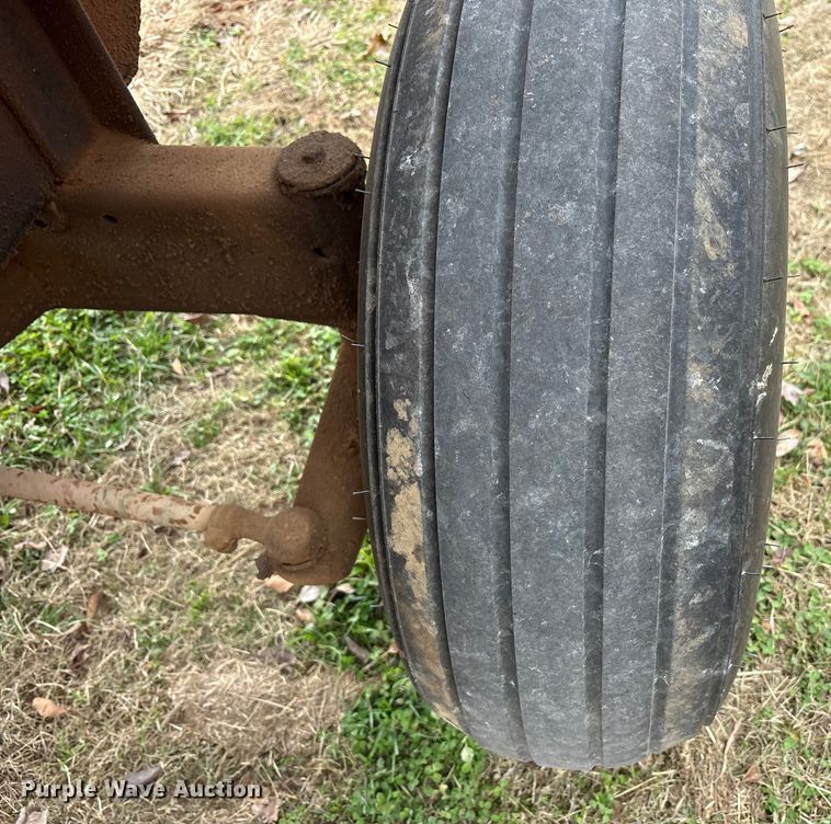 image for item DT4594 Ficklin 231 gravity wagon