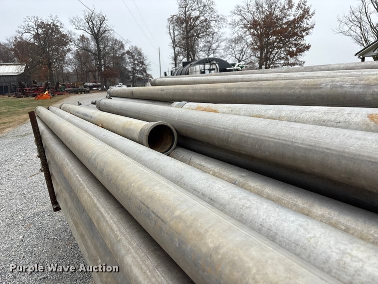 image for item DT4598 Approximately 140 pieces of irrigation pipe