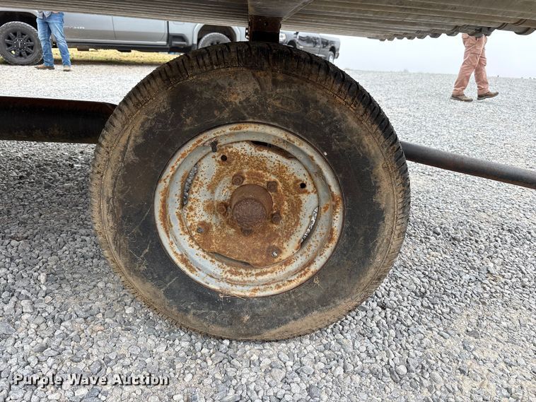 image for item DT4598 Approximately 140 pieces of irrigation pipe