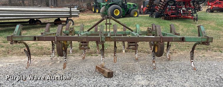 image for item DT4619 John Deere 310 chisel