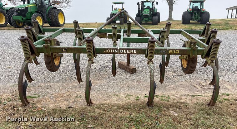 image for item DT4619 John Deere 310 chisel