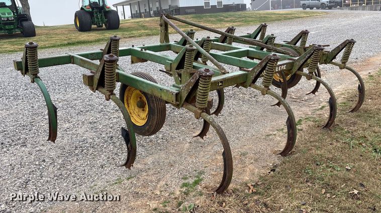 image for item DT4619 John Deere 310 chisel