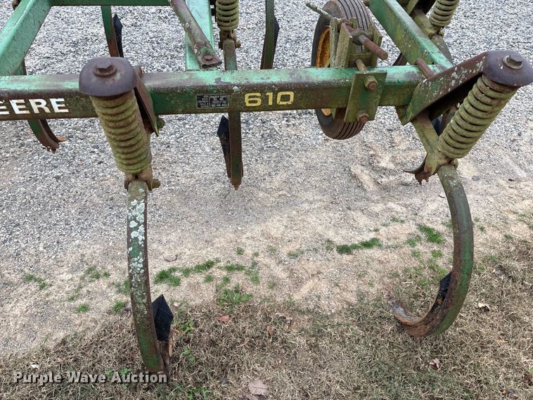 image for item DT4619 John Deere 310 chisel