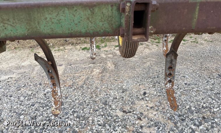 image for item DT4619 John Deere 310 chisel