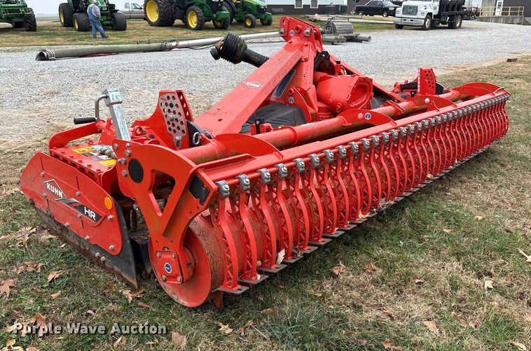 image for item DT4625 Kuhn HR4530 power harrow