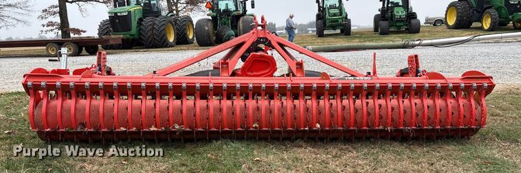 image for item DT4625 Kuhn HR4530 power harrow