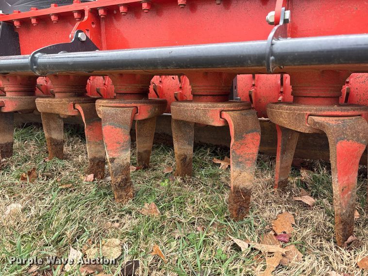 image for item DT4625 Kuhn HR4530 power harrow