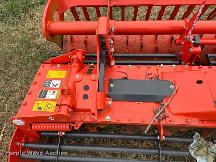 image for item DT4625 Kuhn HR4530 power harrow