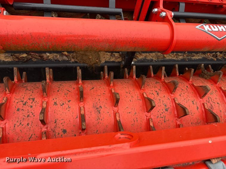 image for item DT4625 Kuhn HR4530 power harrow
