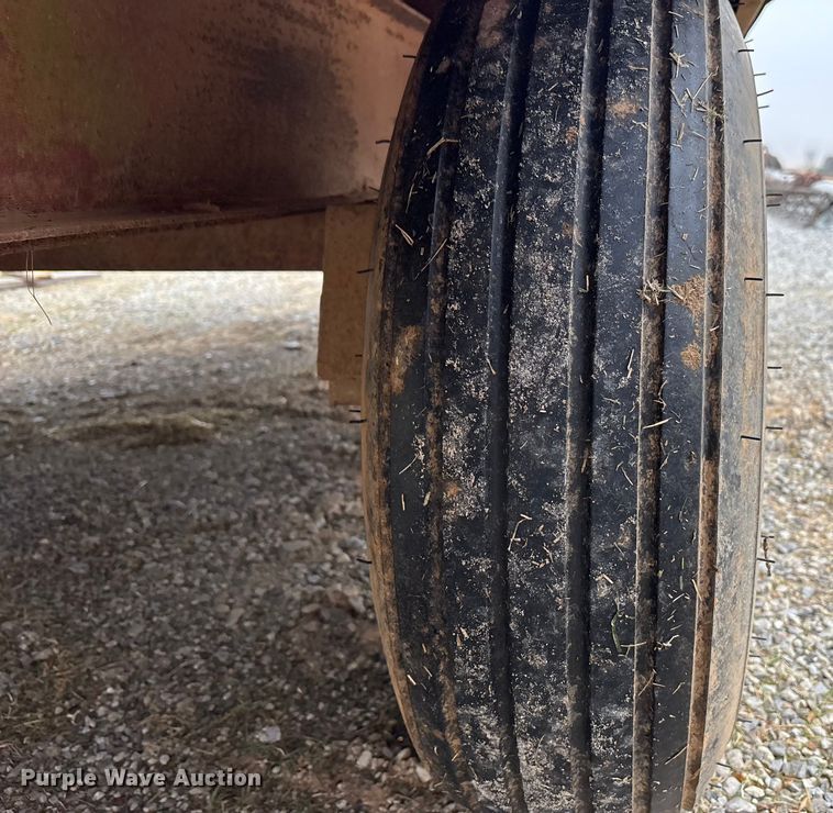 image for item DT4626 Hay bale trailer